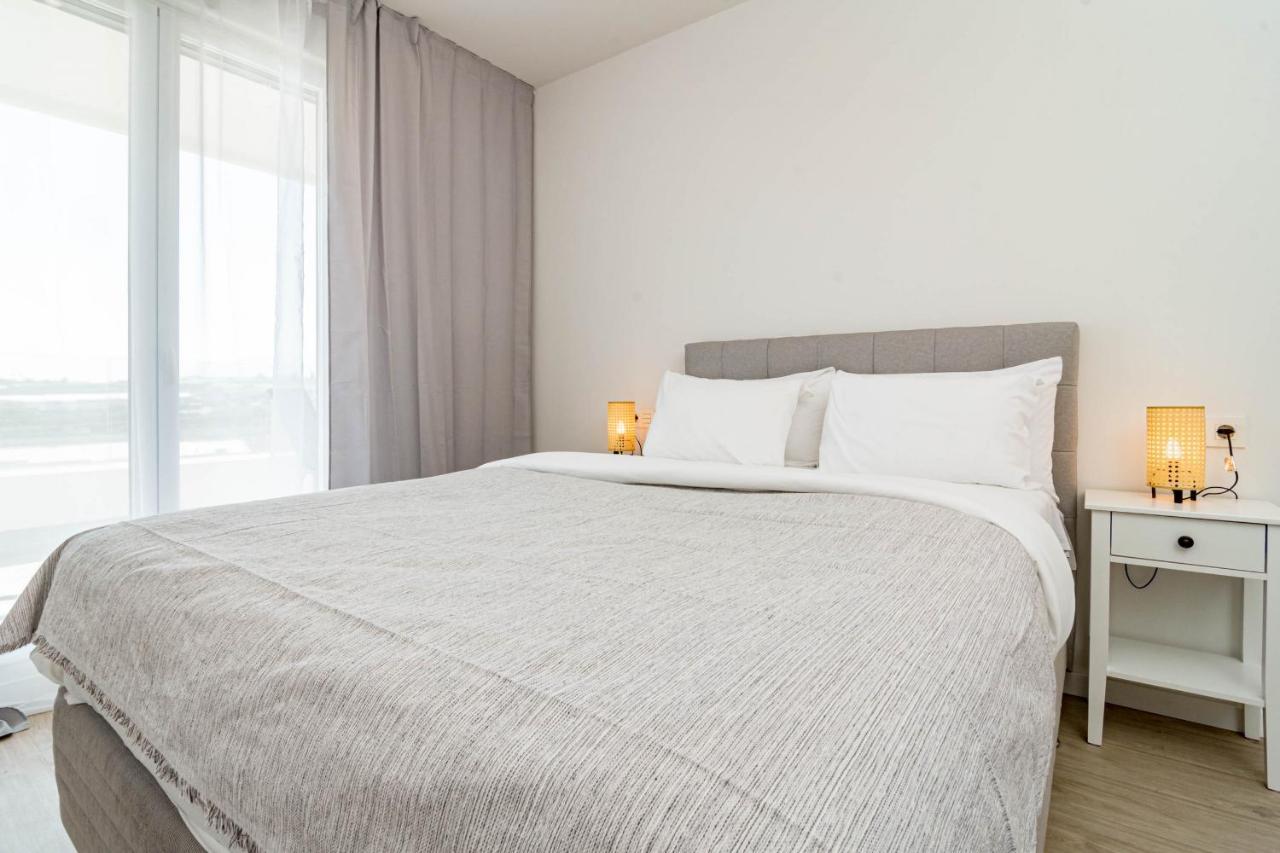 Jg54a Modern Aparment With Views Apartemen